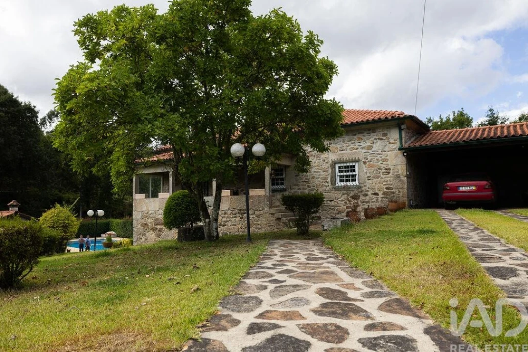 Moradia T3 para Venda em Cornes Foto 21