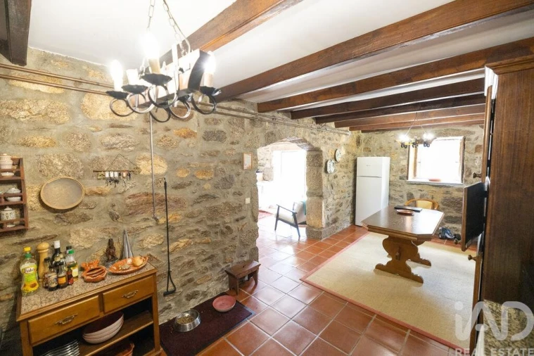 Moradia T3 para Venda em Cornes Foto 17