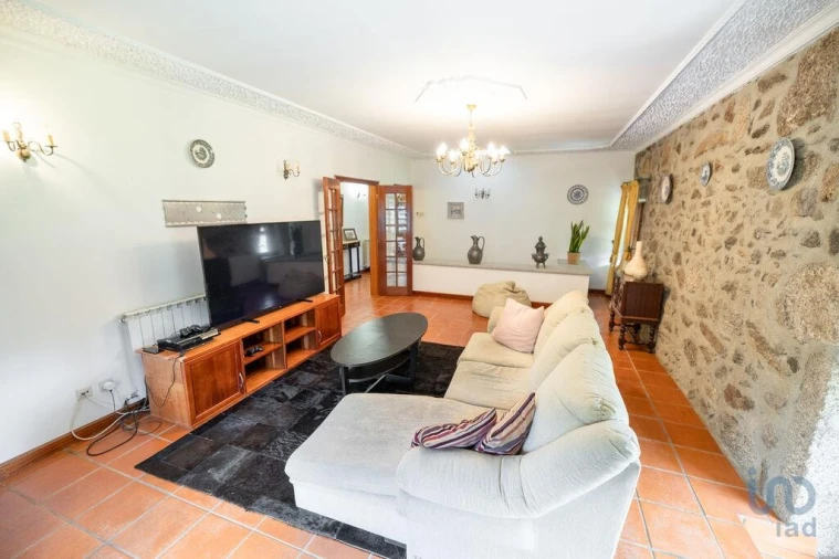 Moradia T3 para Venda em Cornes Foto 11