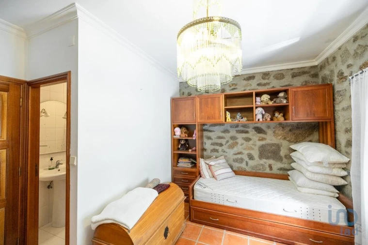 Moradia T3 para Venda em Cornes Foto 8