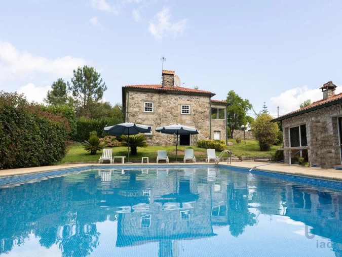 Moradia T3 para Venda em Cornes