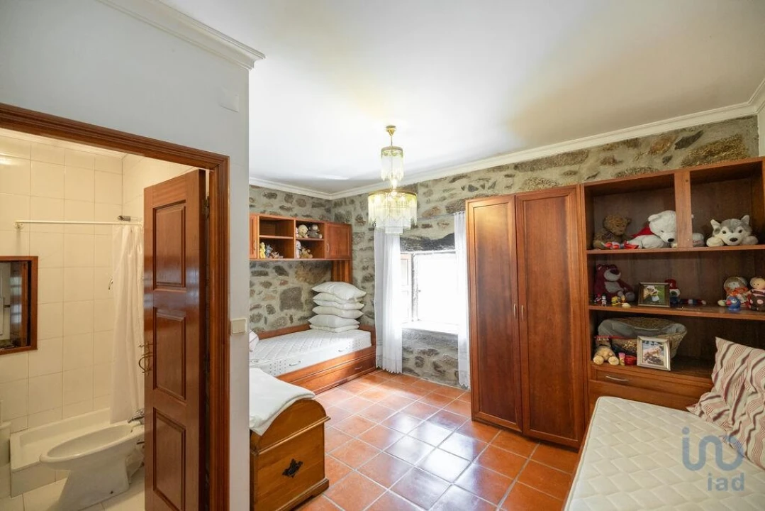 Moradia T3 para Venda em Cornes Foto 9