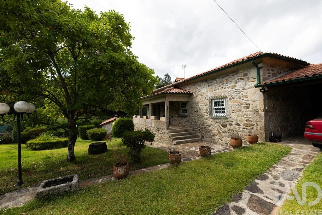 Moradia T3 para Venda em Cornes Foto 22