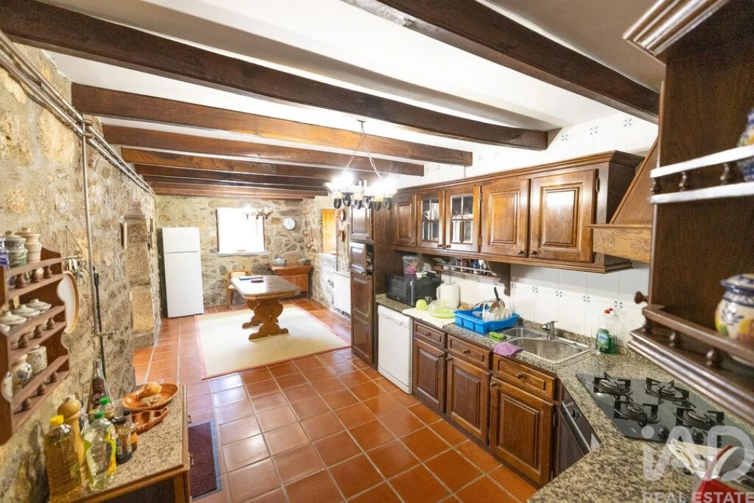 Moradia T3 para Venda em Cornes Foto 16