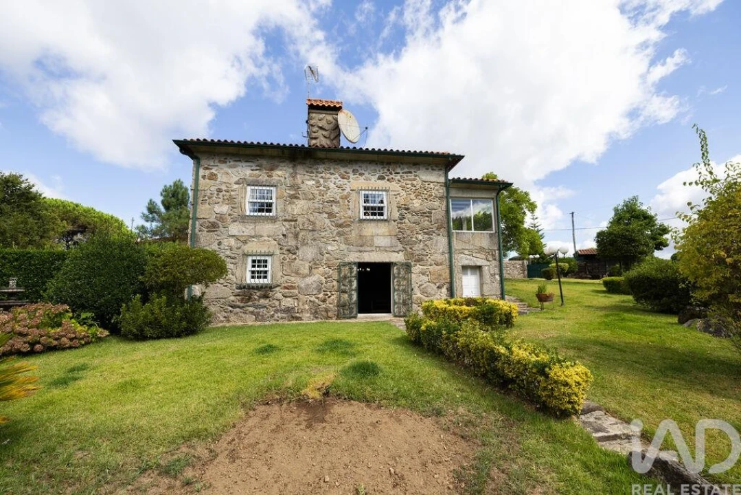 Moradia T3 para Venda em Cornes Foto 19