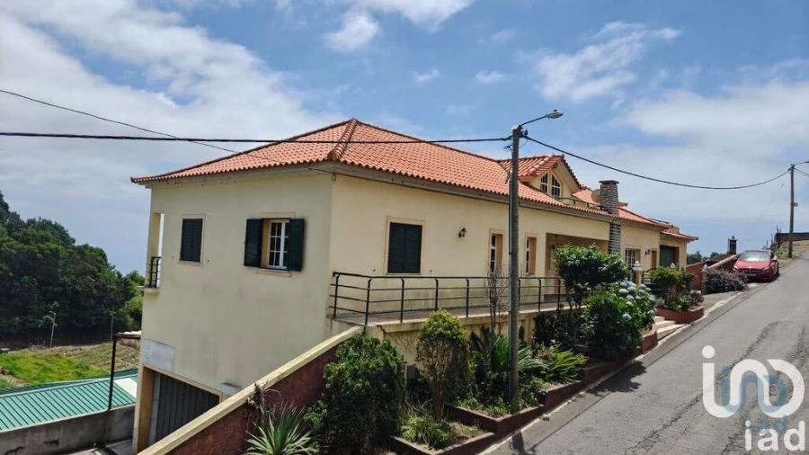 Moradia T3 para Venda em Canhas Foto 9