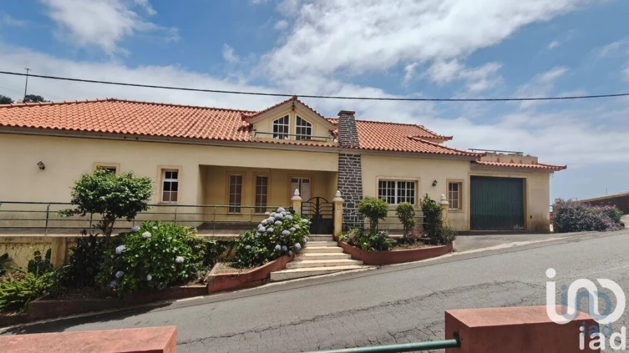 Moradia T3 para Venda em Canhas Foto 6