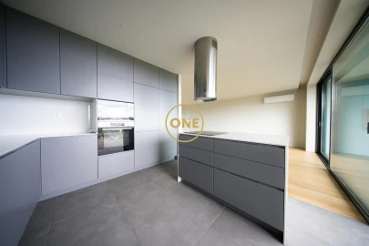 Apartamento T3 para Venda em Ponta Delgada (São Sebastião)