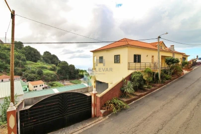Moradia T3 para Venda em Canhas