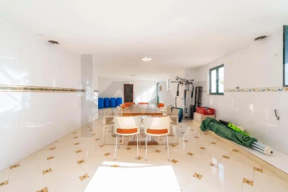 Moradia T4 para Venda em Loule (São Clemente)