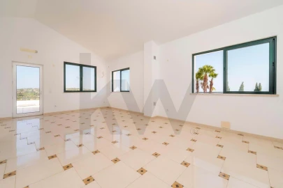 Moradia T4 para Venda em Loule (São Clemente)