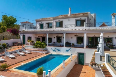 Moradia T4 para Venda em Loule (São Clemente)