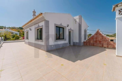 Moradia T4 para Venda em Loule (São Clemente)