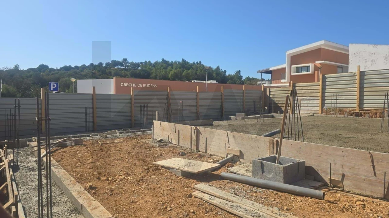 Moradia T3 para Venda em Budens Foto 13