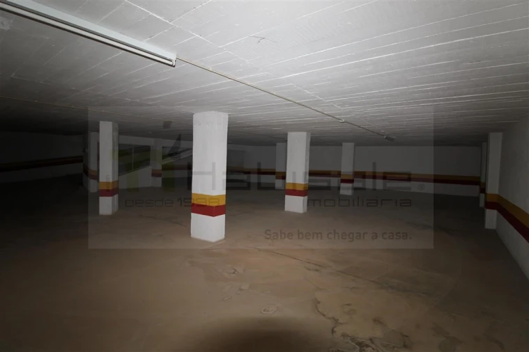 Garagem para Venda em Agualva e Mira-Sintra Foto 8