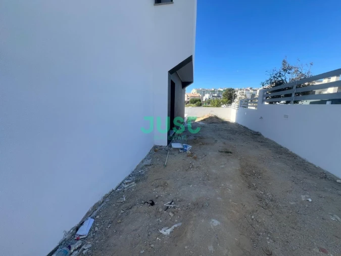 Moradia T4 para Venda em Charneca de Caparica e Sobreda Foto 17