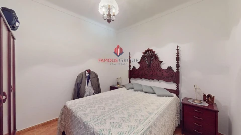 Moradia T6 para Venda em Estômbar e Parchal