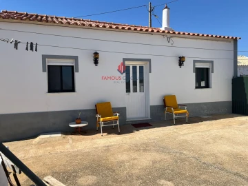 Moradia T6 para Venda em Estômbar e Parchal