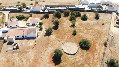 Moradia T6 para Venda em Estômbar e Parchal