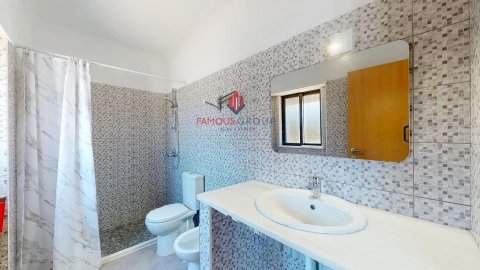 Moradia T6 para Venda em Estômbar e Parchal