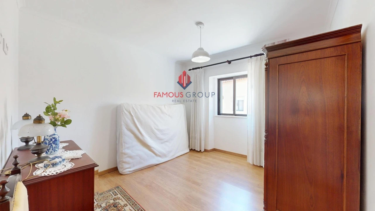 Moradia T6 para Venda em Estômbar e Parchal Foto 11