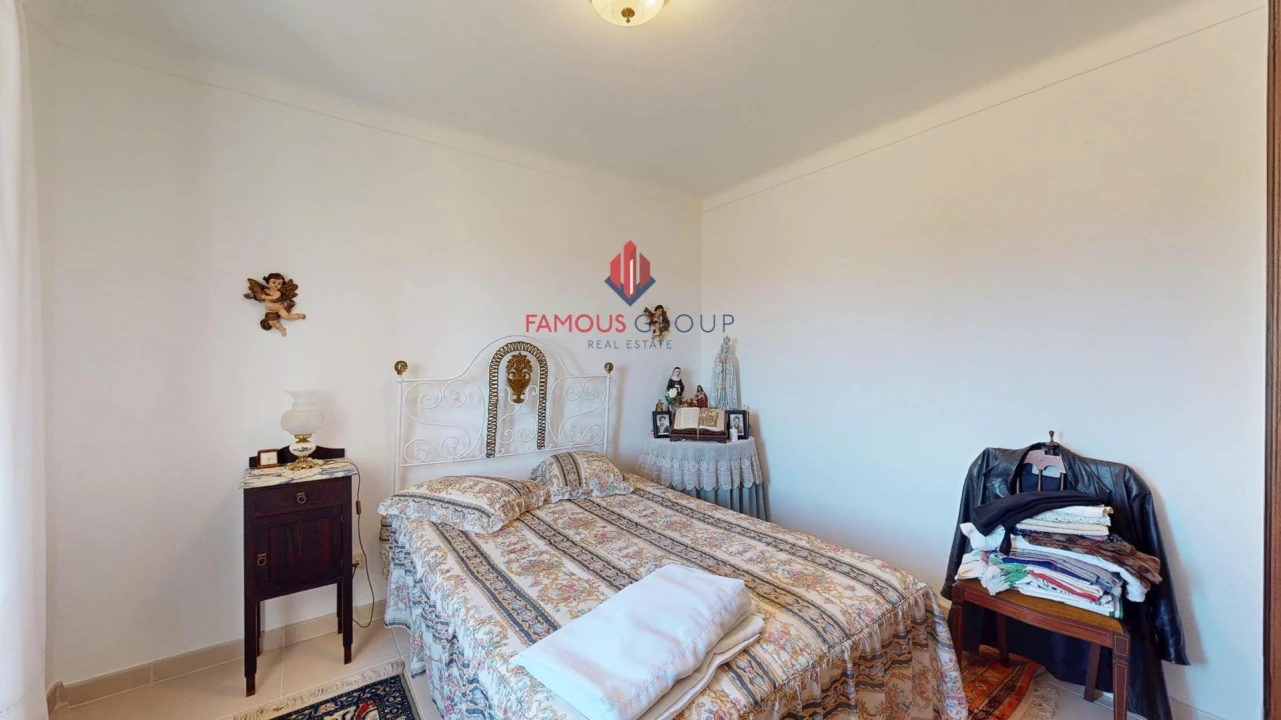 Moradia T6 para Venda em Estômbar e Parchal Foto 32