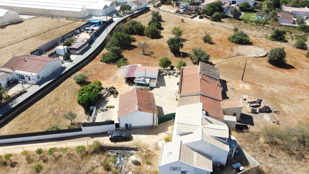 Moradia T6 para Venda em Estômbar e Parchal Foto 48