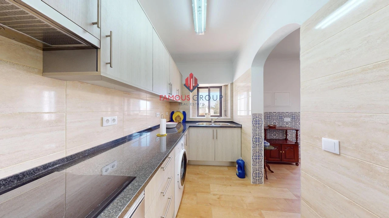 Moradia T6 para Venda em Estômbar e Parchal Foto 7