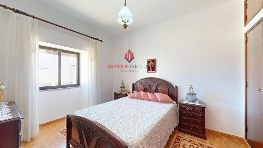 Moradia T6 para Venda em Estômbar e Parchal Foto 17