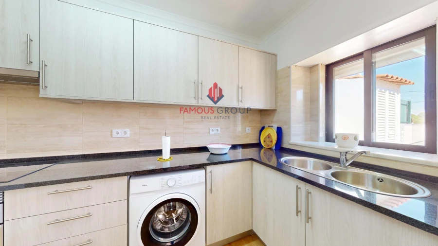 Moradia T6 para Venda em Estômbar e Parchal Foto 6