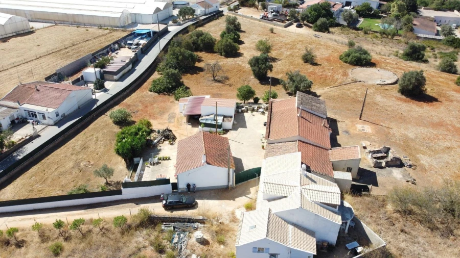 Moradia T6 para Venda em Estômbar e Parchal Foto 48