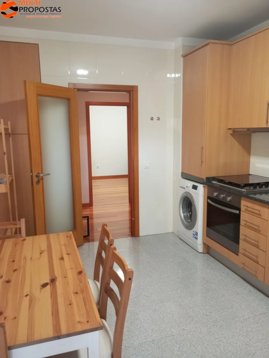 Apartamento T2 para Venda em Braga (Maximinos, Sé e Cividade) Foto 8