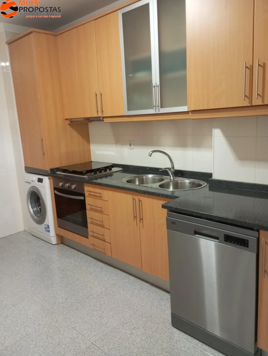 Apartamento T2 para Venda em Braga (Maximinos, Sé e Cividade) Foto 9