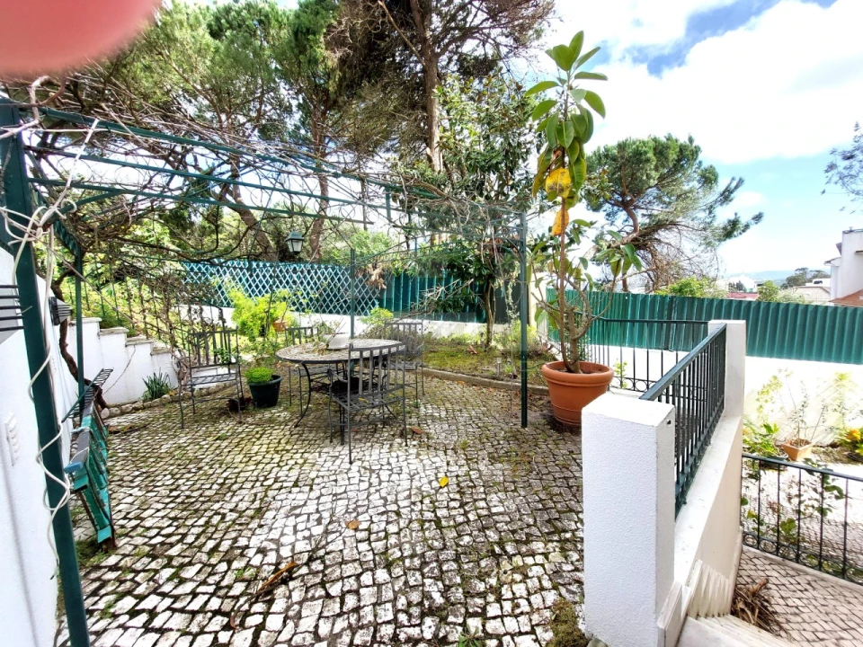 Moradia T4 para Venda em Alfragide Foto 6