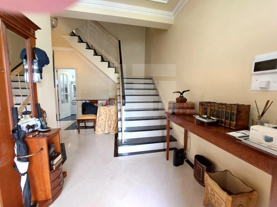 Moradia T4 para Venda em Alfragide Foto 7