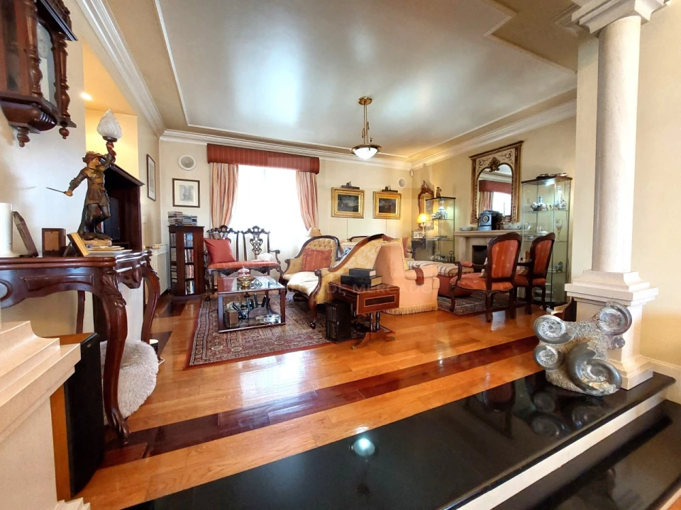 Moradia T4 para Venda em Alfragide Foto 13