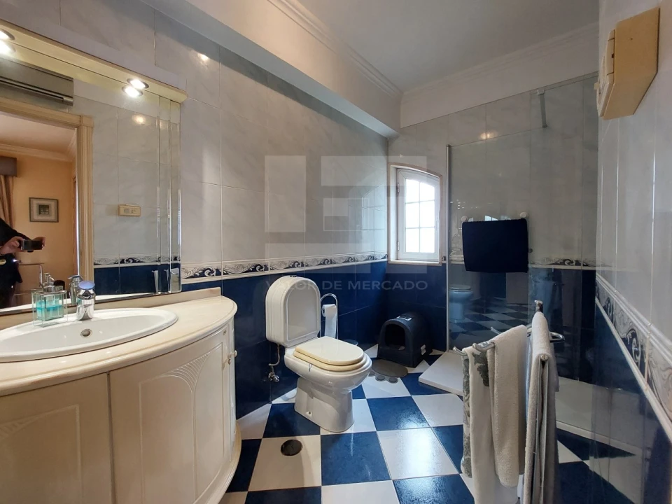 Moradia T4 para Venda em Alfragide Foto 35