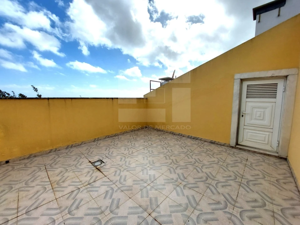 Moradia T4 para Venda em Alfragide Foto 47