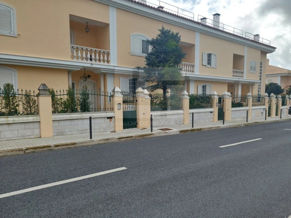 Moradia T4 para Venda em Alfragide Foto 69