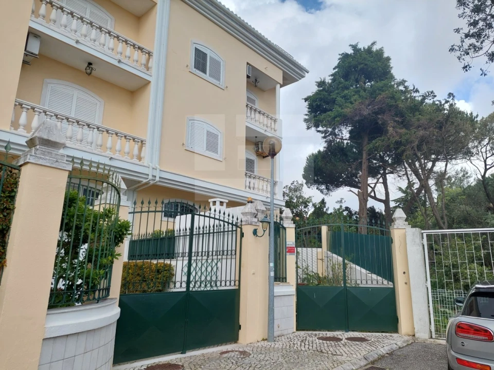 Moradia T4 para Venda em Alfragide Foto 74