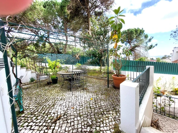 Moradia T4 para Venda em Alfragide Foto 6