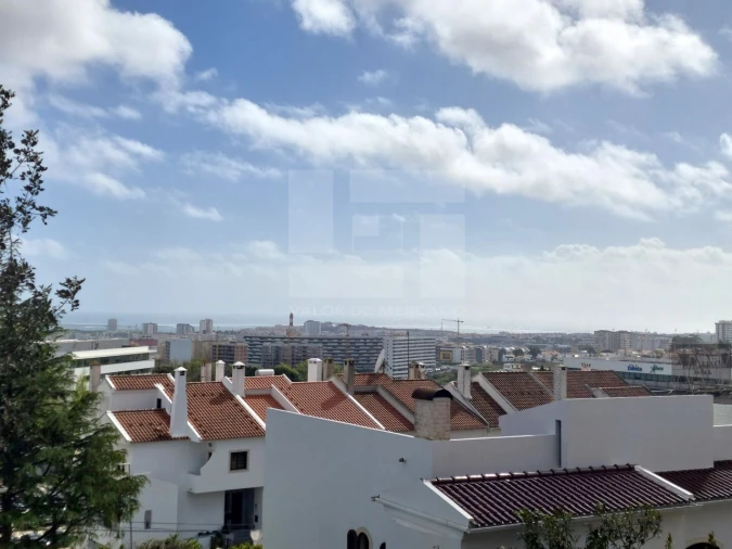 Moradia T4 para Venda em Alfragide Foto 36