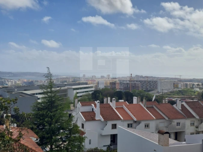 Moradia T4 para Venda em Alfragide Foto 49