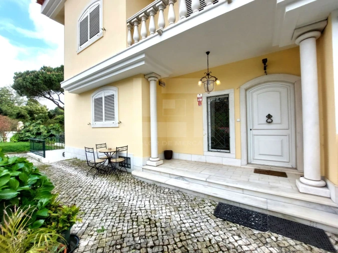 Moradia T4 para Venda em Alfragide Foto 2