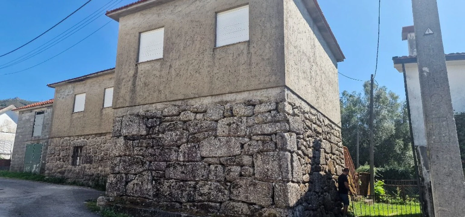 Moradia T8 para Venda em Eira Vedra Foto 2