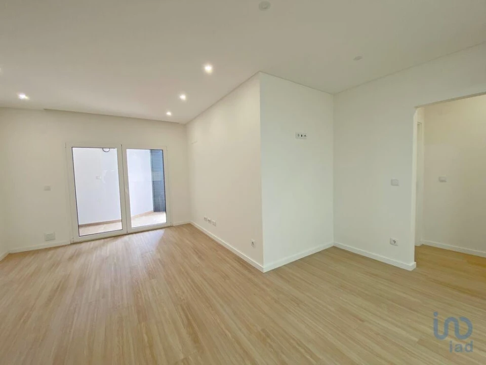 Apartamento T2 para Arrendamento em Ramada e Caneças Foto 5