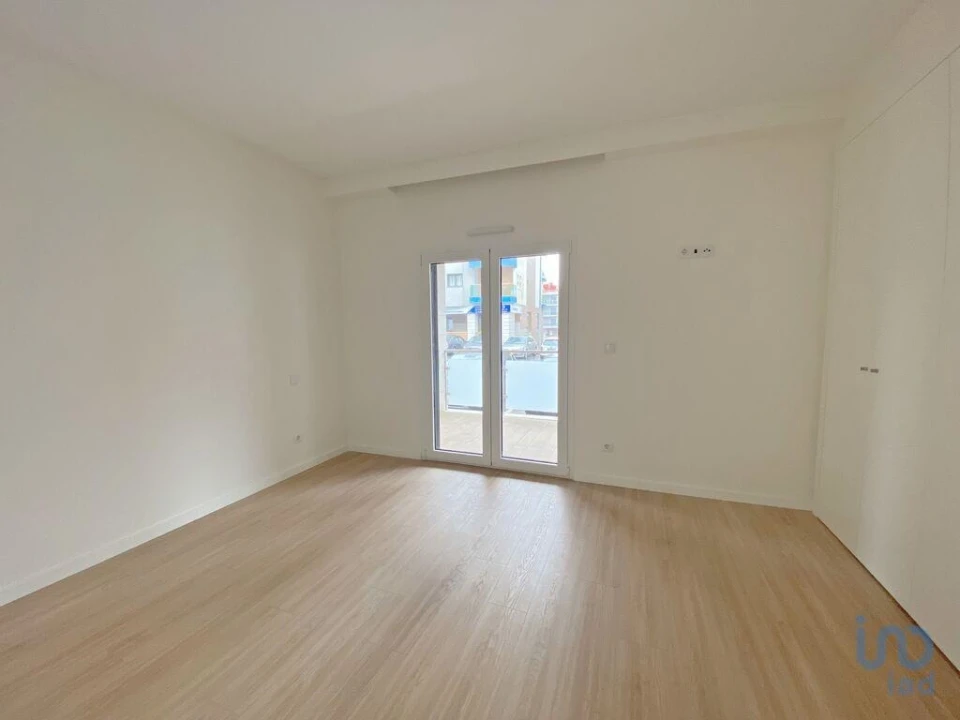 Apartamento T2 para Arrendamento em Ramada e Caneças Foto 13