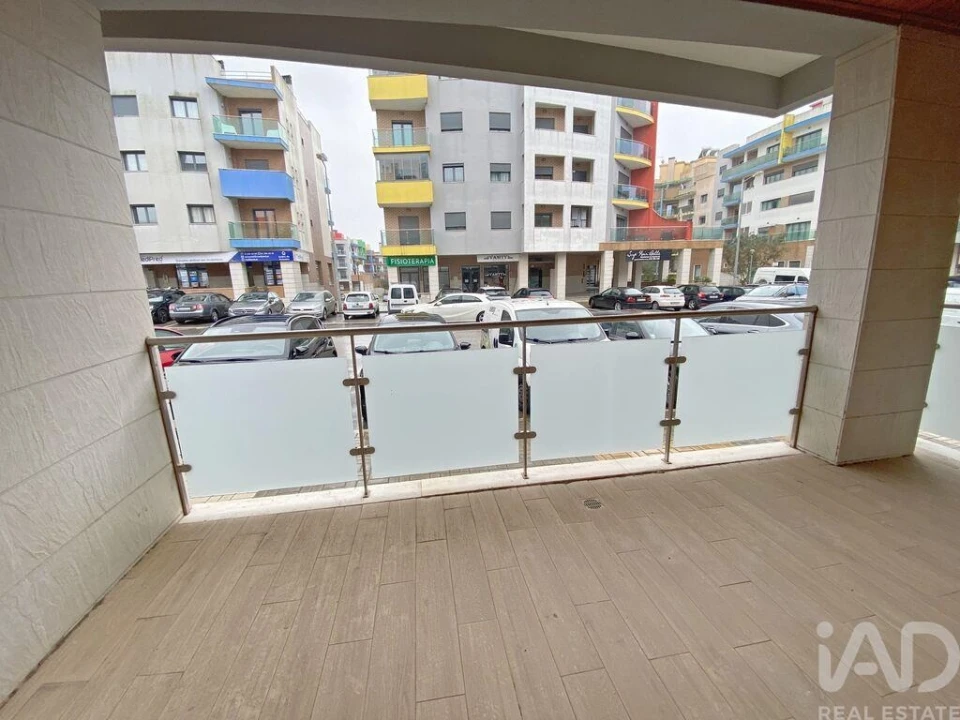 Apartamento T2 para Arrendamento em Ramada e Caneças Foto 17