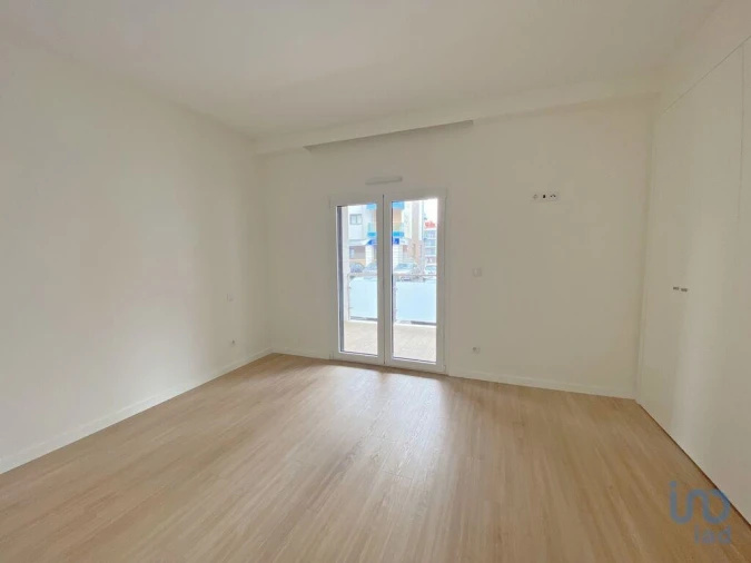 Apartamento T2 para Arrendamento em Ramada e Caneças Foto 13