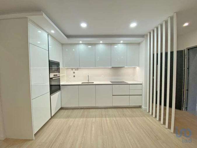 Apartamento T2 para Arrendamento em Ramada e Caneças Foto 2